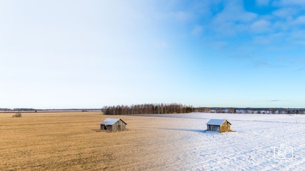 Jäinen virtaava joki