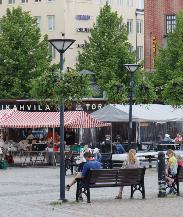 Kesäinen näkymä torille.