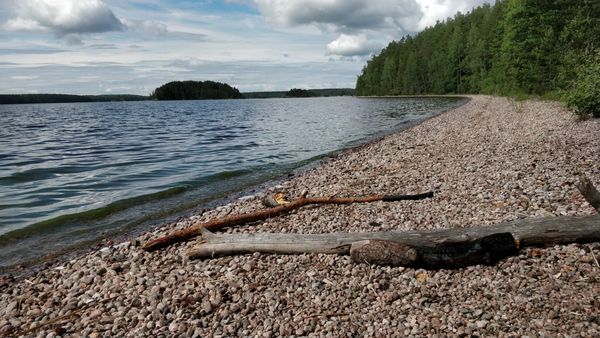 Saimaan rantaa Imatralla.