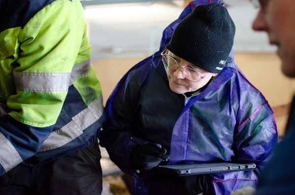 eläinvalvoja työssään