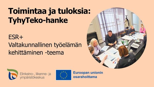 Kaksi miestä kalastamassa kivikkoisella jokiranna..a