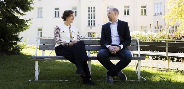 Metsää ja vettä ilmakuvassa