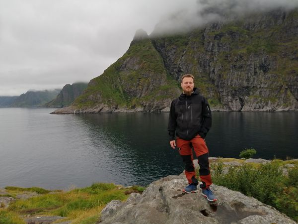 Kuvassa Lauri Norjan vuonolla.