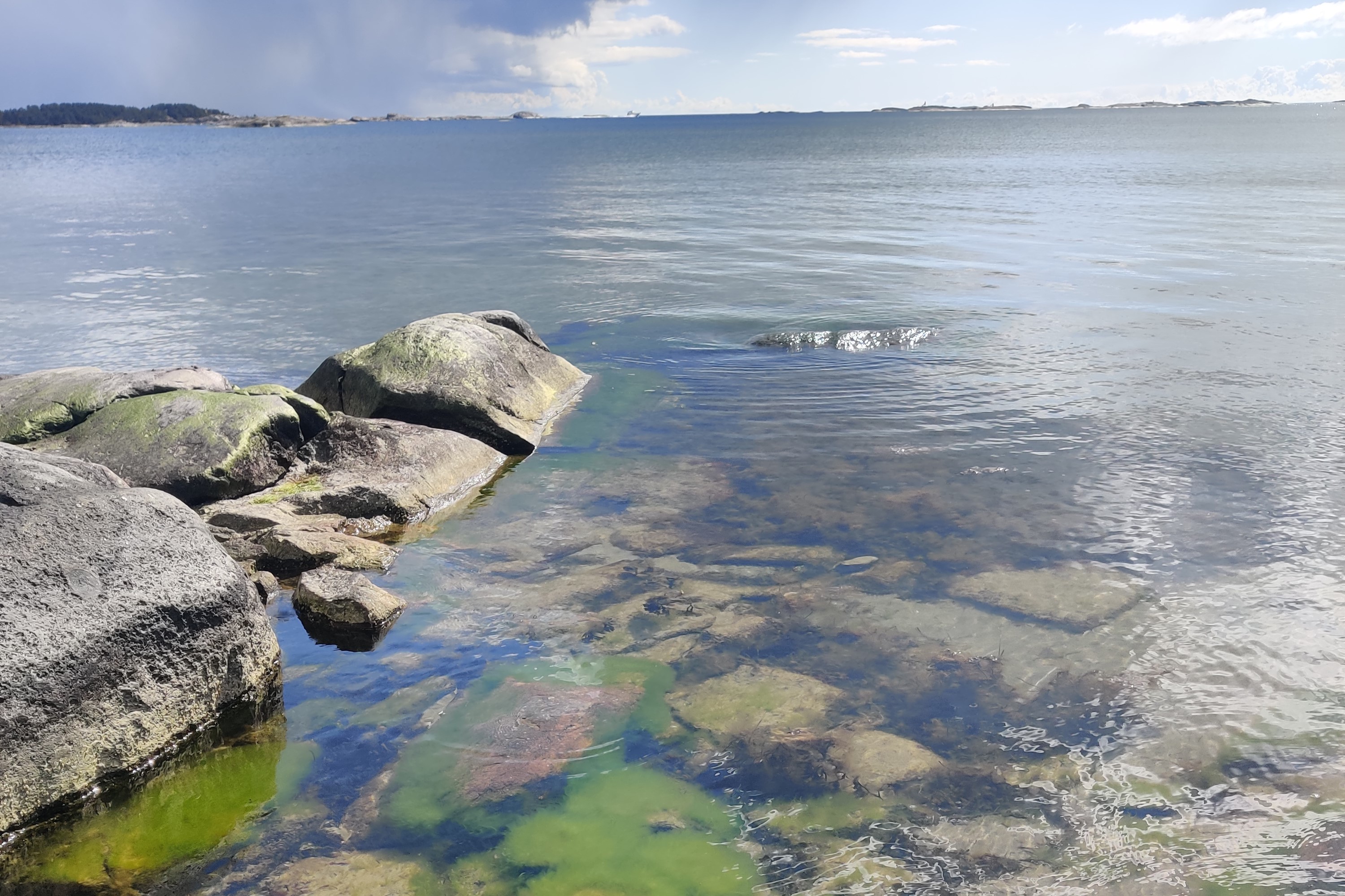 Keväistä saaristoa.