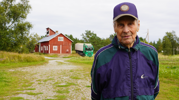 Kolme kuvaa: vasemmalla peuranliha-annoksia, keskellä Minna Pohjola marjatilalla ja oikealla Granger Simmons.